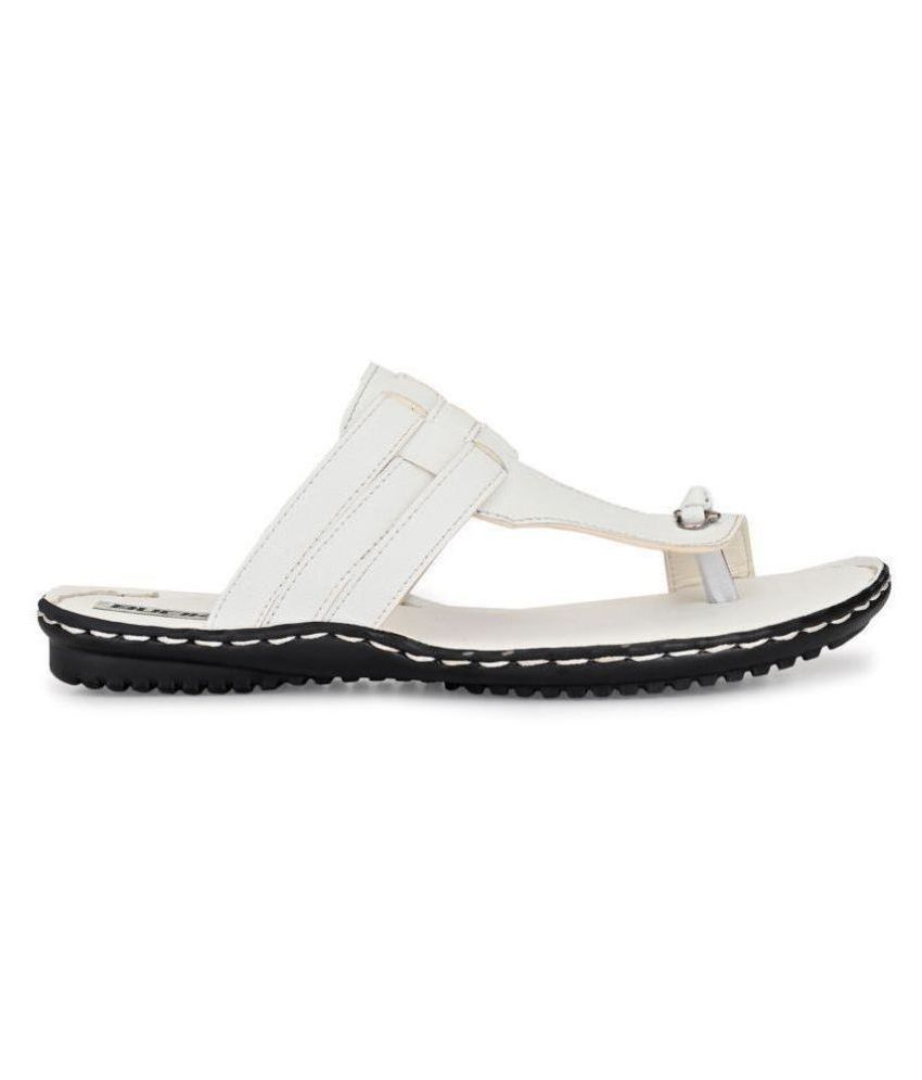 bucik chappals