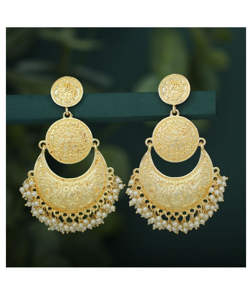     			Sukkhi Glittery Gold Plated Pearl Chandelier Earring For Women