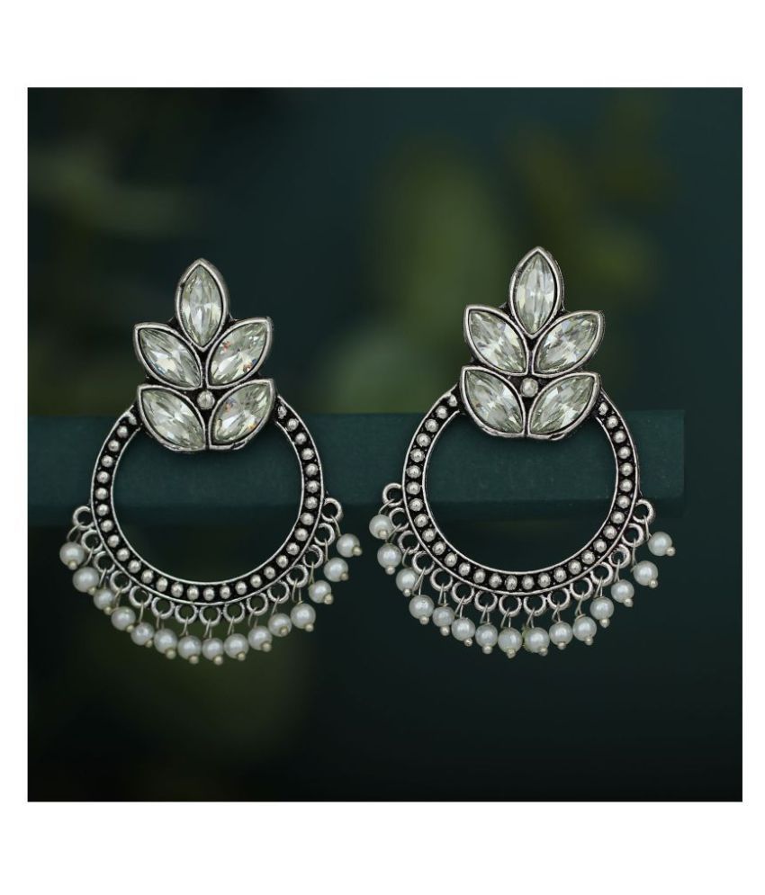     			Sukkhi - Silver Chandbalis Earrings ( Pack of 1 )