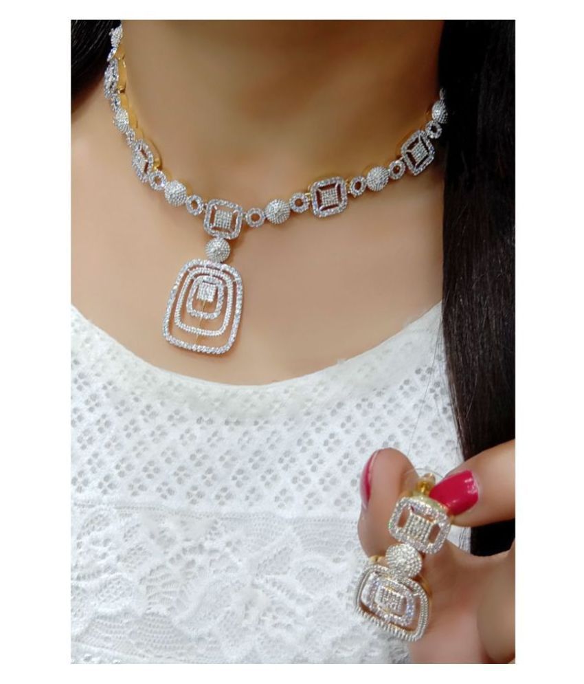     			Ladymania Alloy White Contemporary/Fashion Necklaces Set Choker