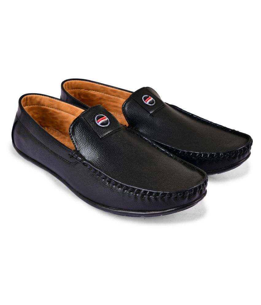     			Kwiclo Black Loafers