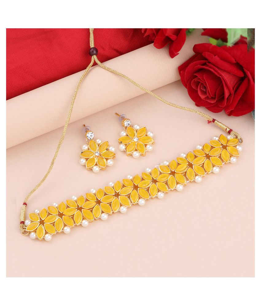     			Silver Shine Alloy Yellow Contemporary/Fashion Necklaces Set Choker