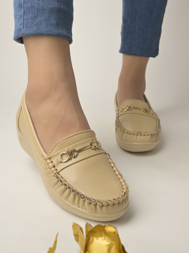     			Stylestry Beige Women's Loafers