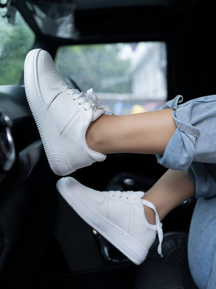     			Stylestry White Women's Sneakers