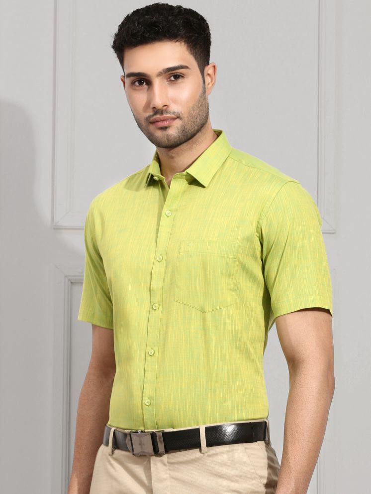     			Ramraj cotton Cotton Blend Regular Fit Self Design Half Sleeves Men's Casual Shirt - Green ( Pack of 1 )