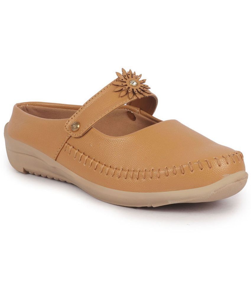     			Fausto Beige Women's Slip On