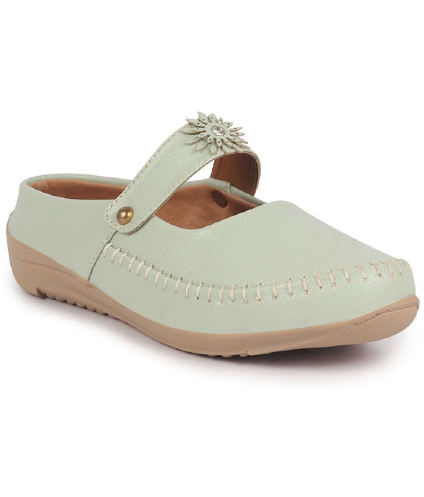     			Fausto Green Women's Slip On