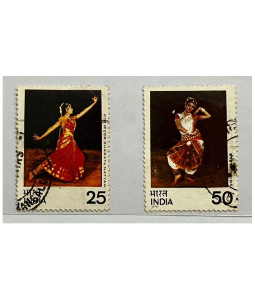     			INDIA 1975 INDIAN DANCE 2 USED