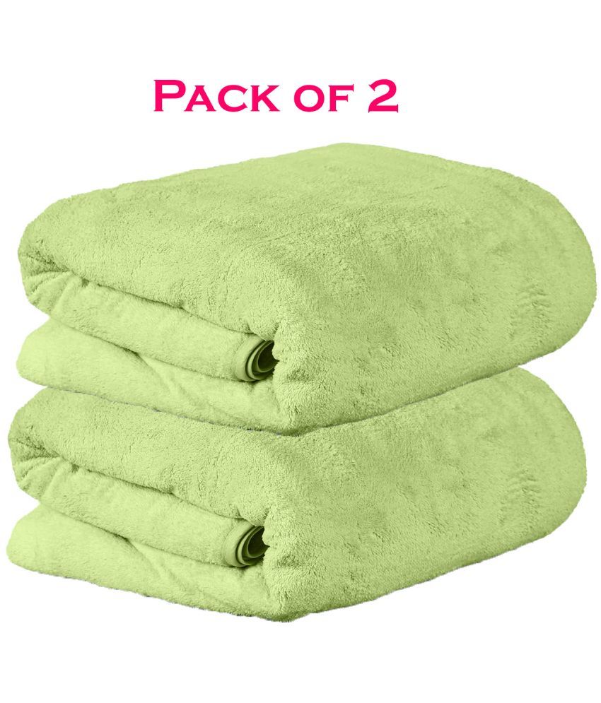     			Midastra Pack of 2 Microfibre 500 -GSM Bath Towel ( Green )