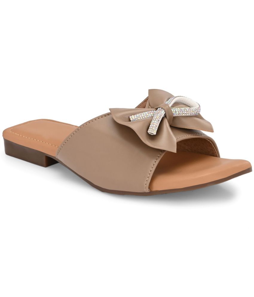     			Ravis Beige Women's Flats