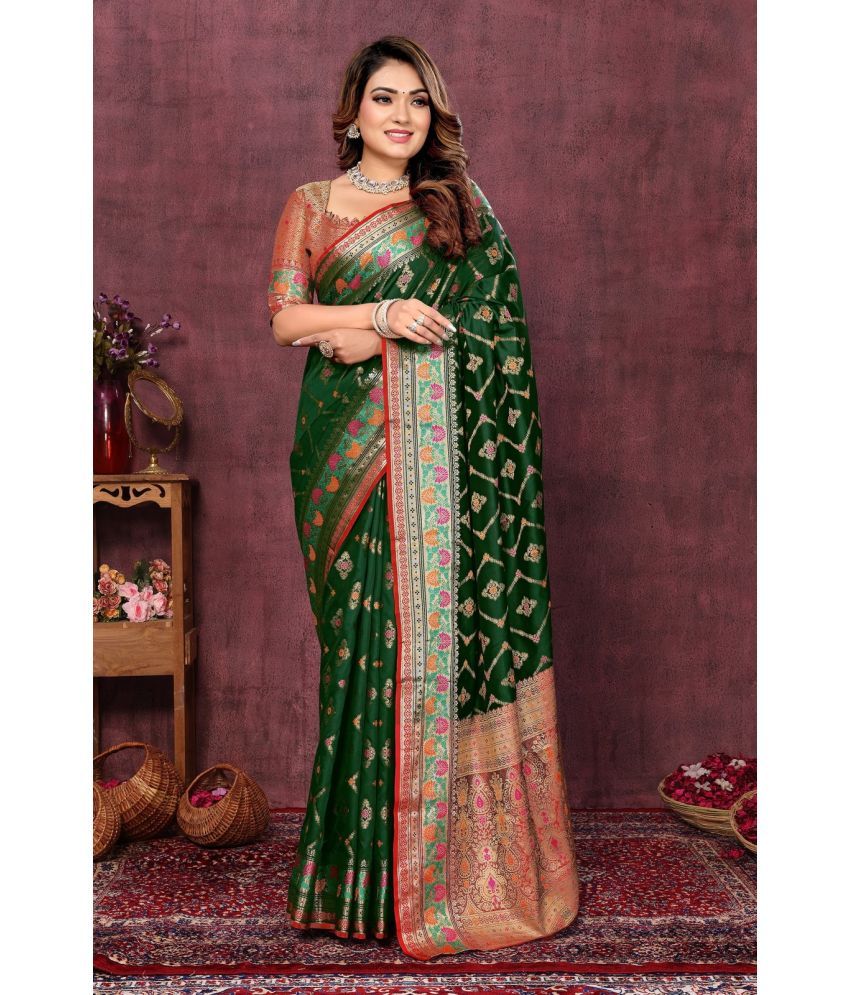     			KOMAL NX Pack of 1 Silk Blend Woven Saree With Blouse Piece ( Green )