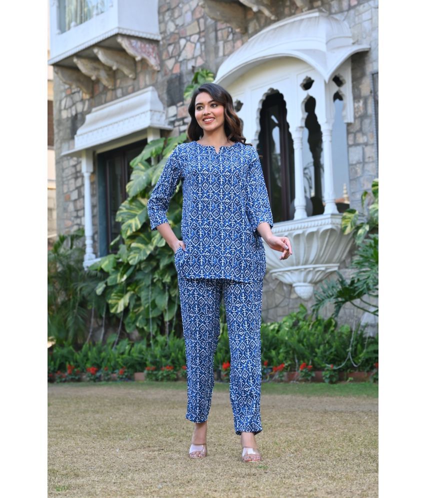     			VAALIYAN Blue Printed Pant Top Set