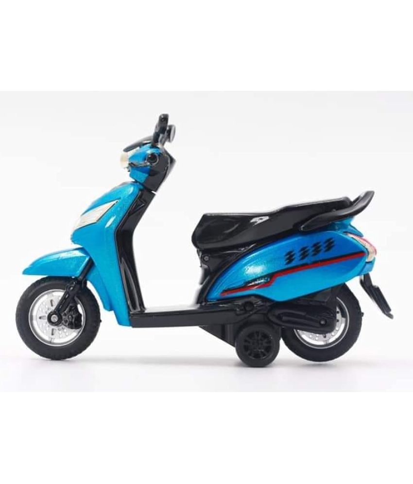     			Bestiva Dashing Scooter Pull Back Toy Openable Seat Rear Wheel Suspension