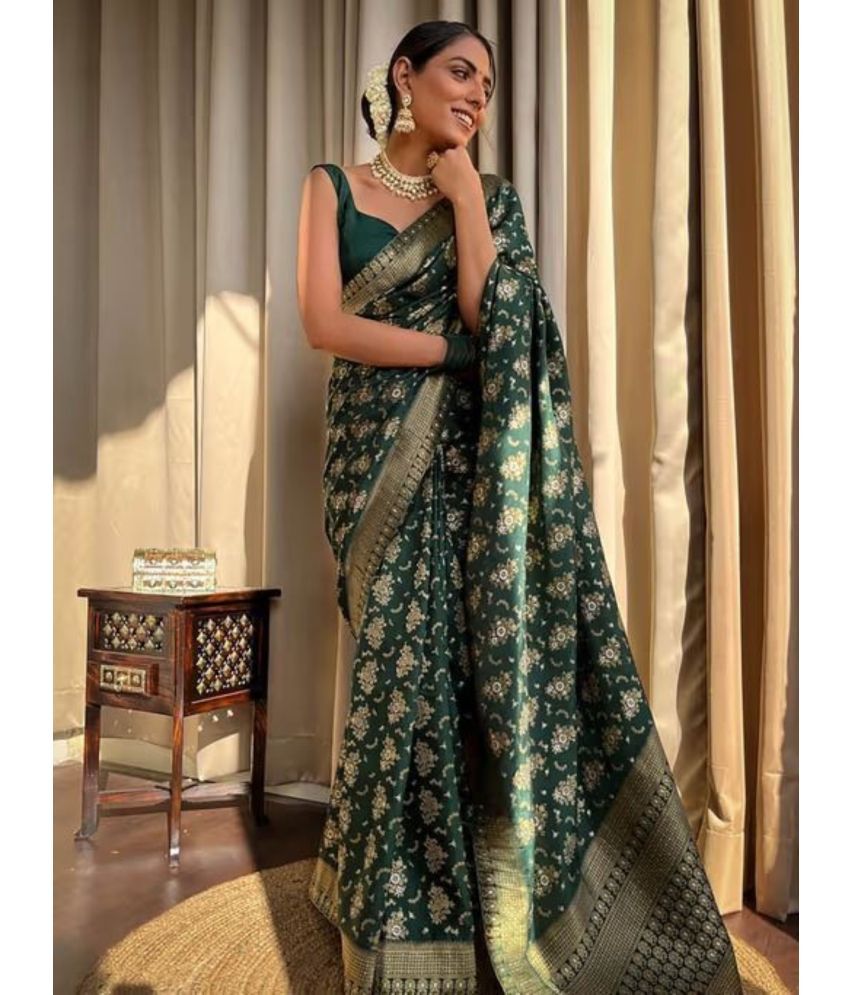     			Pheasant Pack of 1 Silk Woven Saree With Blouse Piece ( Green )