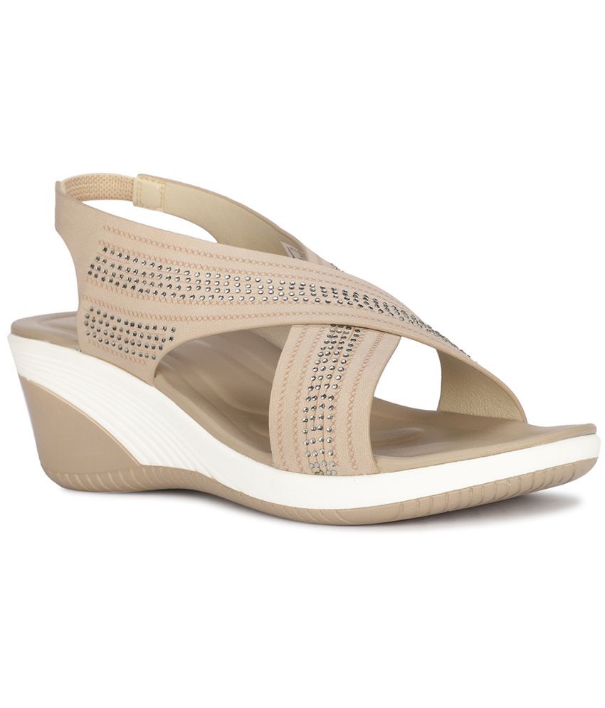     			Bata Beige Floater Sandals