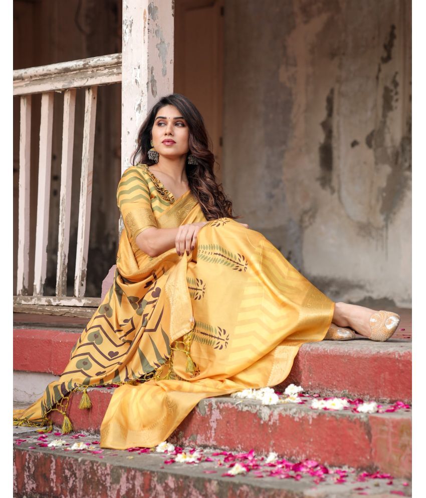     			Almaari Fashion Cotton Silk Printed Saree With Blouse Piece ( Yellow , Pack of 1 )