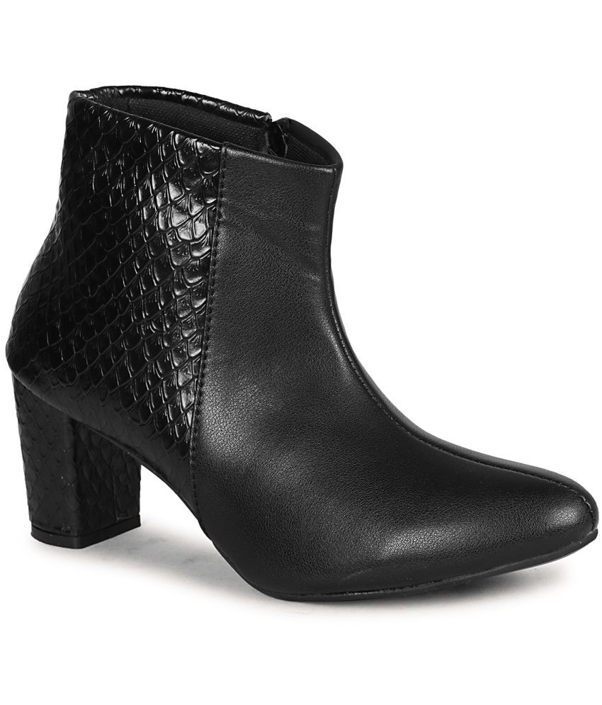     			Commander Shoes Black Women's Ankle Length Boots