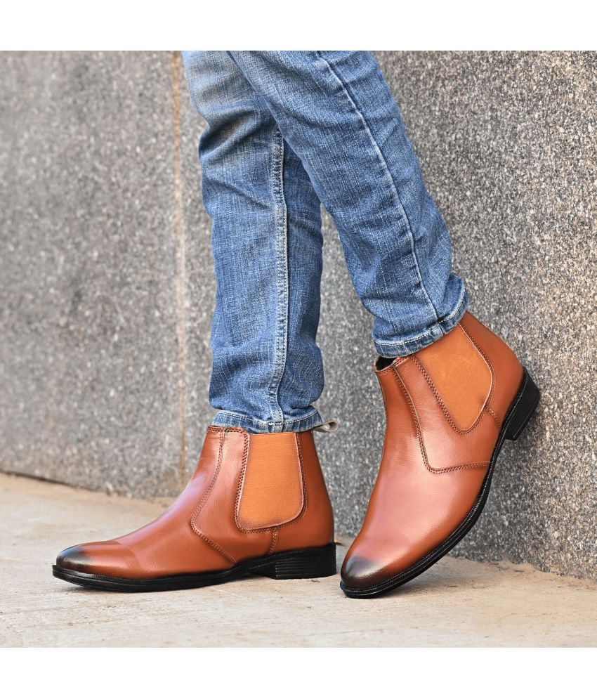     			STALAG Tan Men's Chelsea Boots