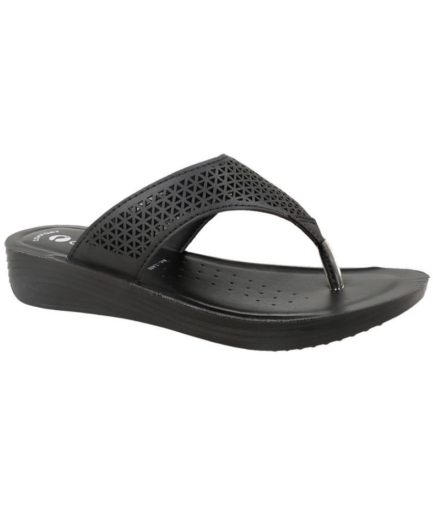     			Aeroblu Footwear Black Women's Flats