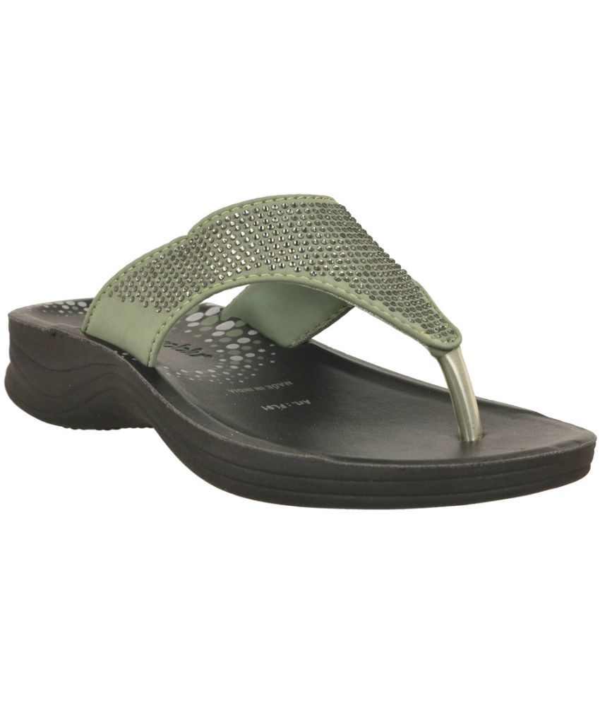     			Aeroblu Footwear Green Women's Flats