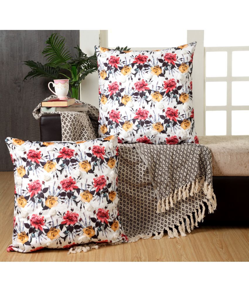     			Aazeem Set of 2 Velvet Cushion Covers 60X60 cm (24 X 24)
