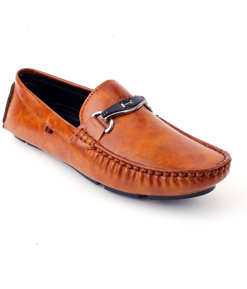 GLOSSY LIFE Tan Loafers