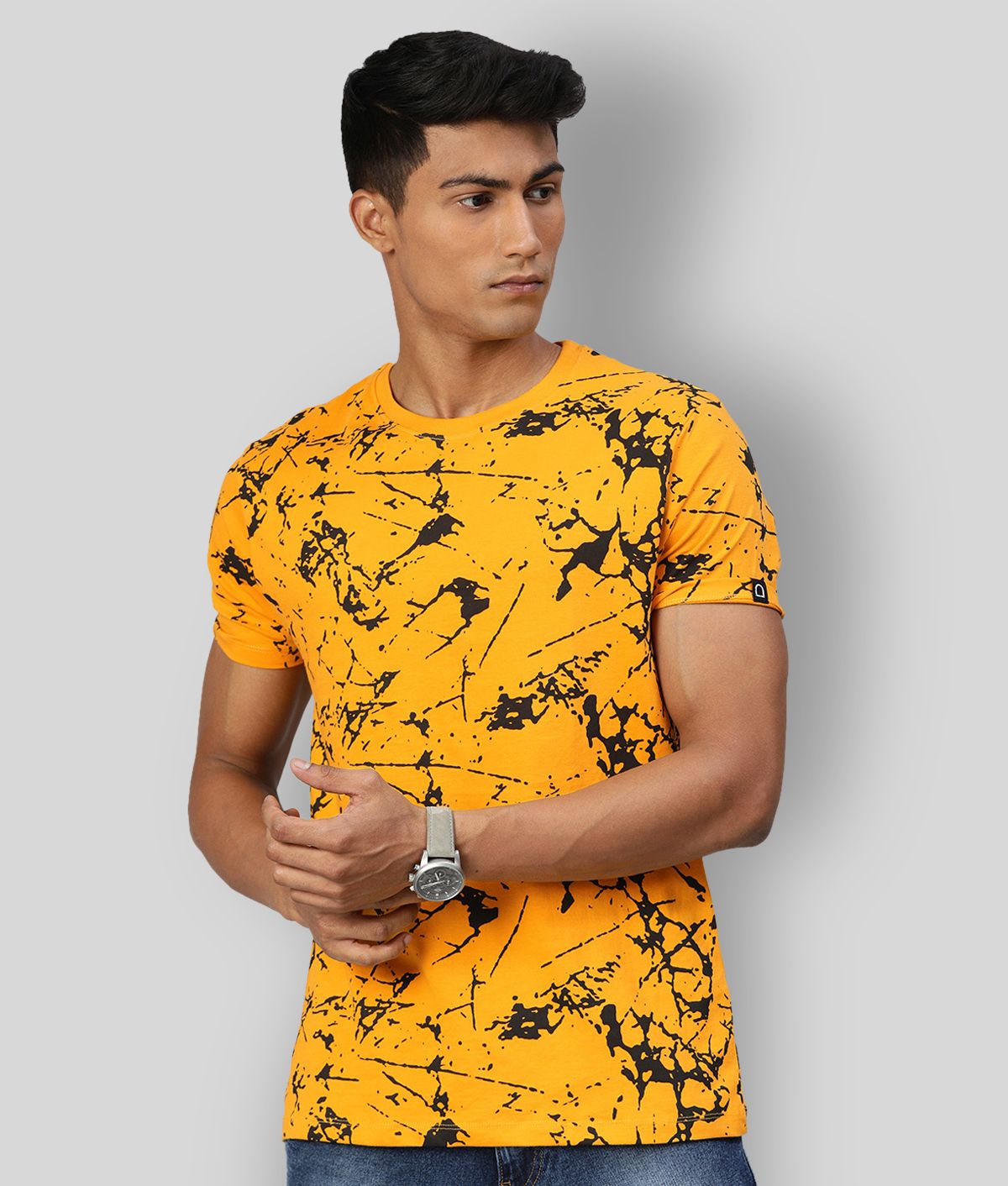     			Urbano Fashion - Yellow Cotton Slim Fit Men's T-Shirt ( Pack of 1 )