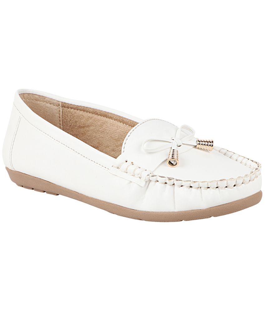     			Shoetopia - White Women's Loafers