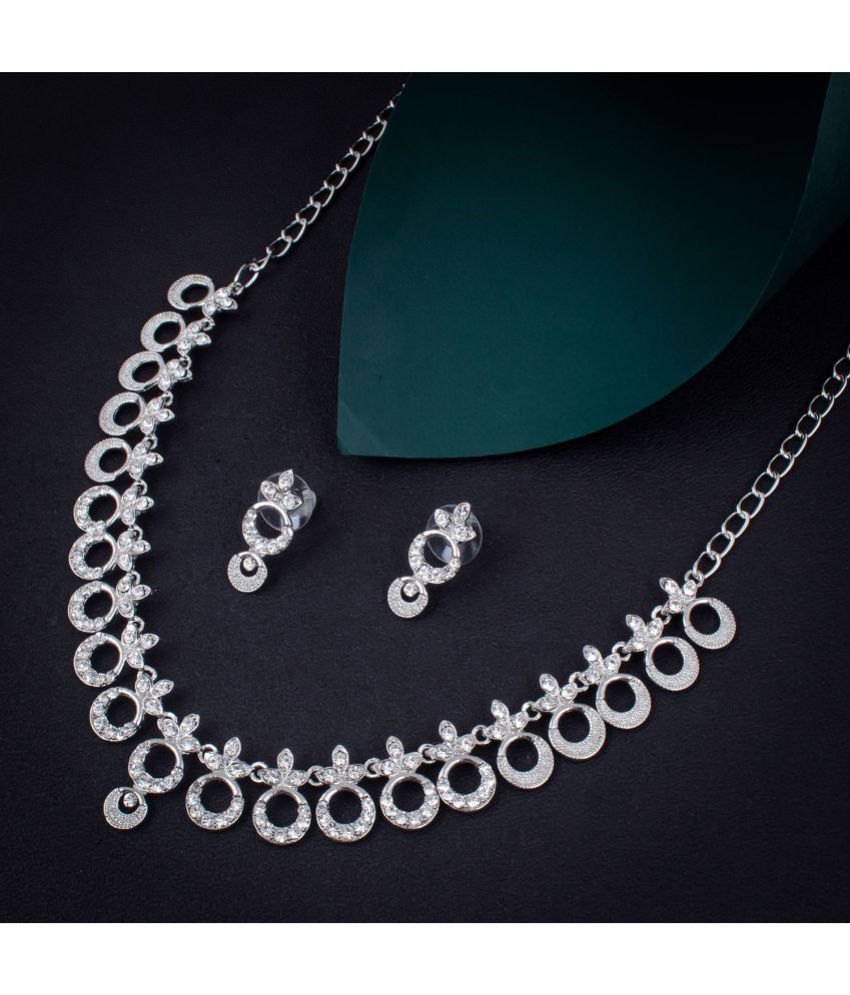     			Sukkhi Zinc Silver Contemporary/Fashion Necklaces Set Collar