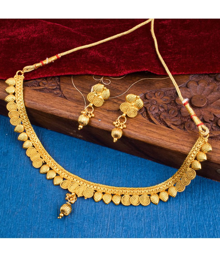     			Sukkhi Brass Golden Traditional Necklaces Set Collar