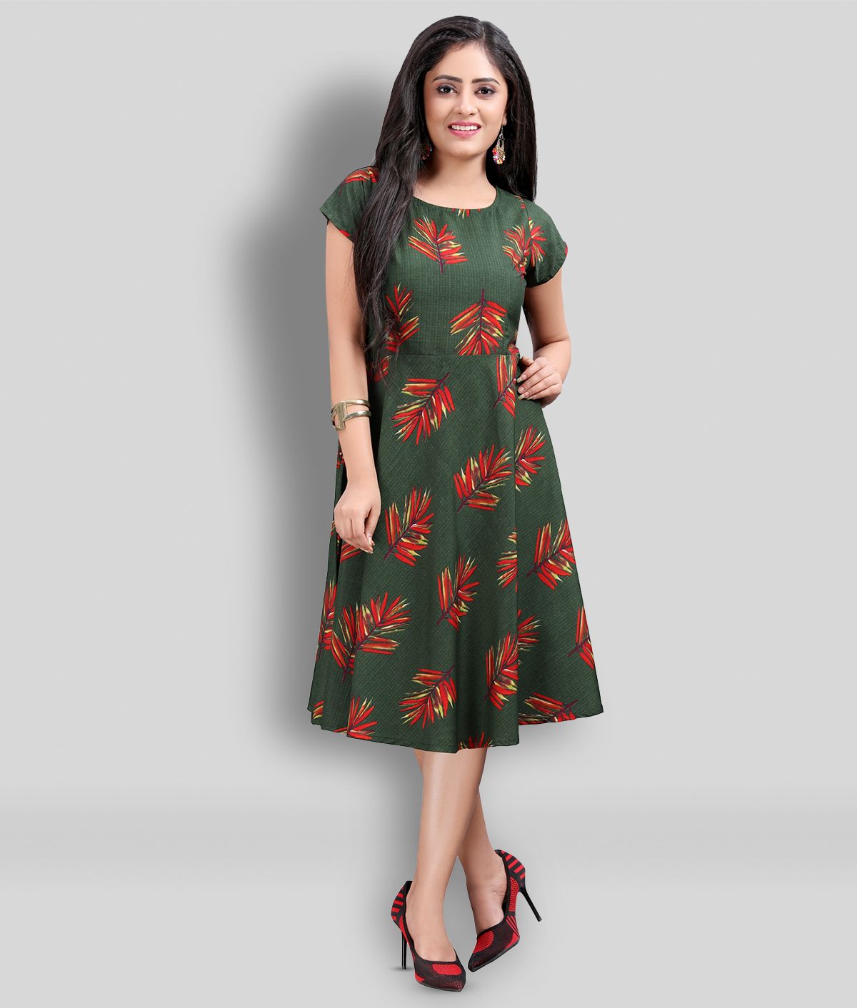 HivaTrendz - Green Crepe Women's Fit And Flare Dress ( Pack of 1 )