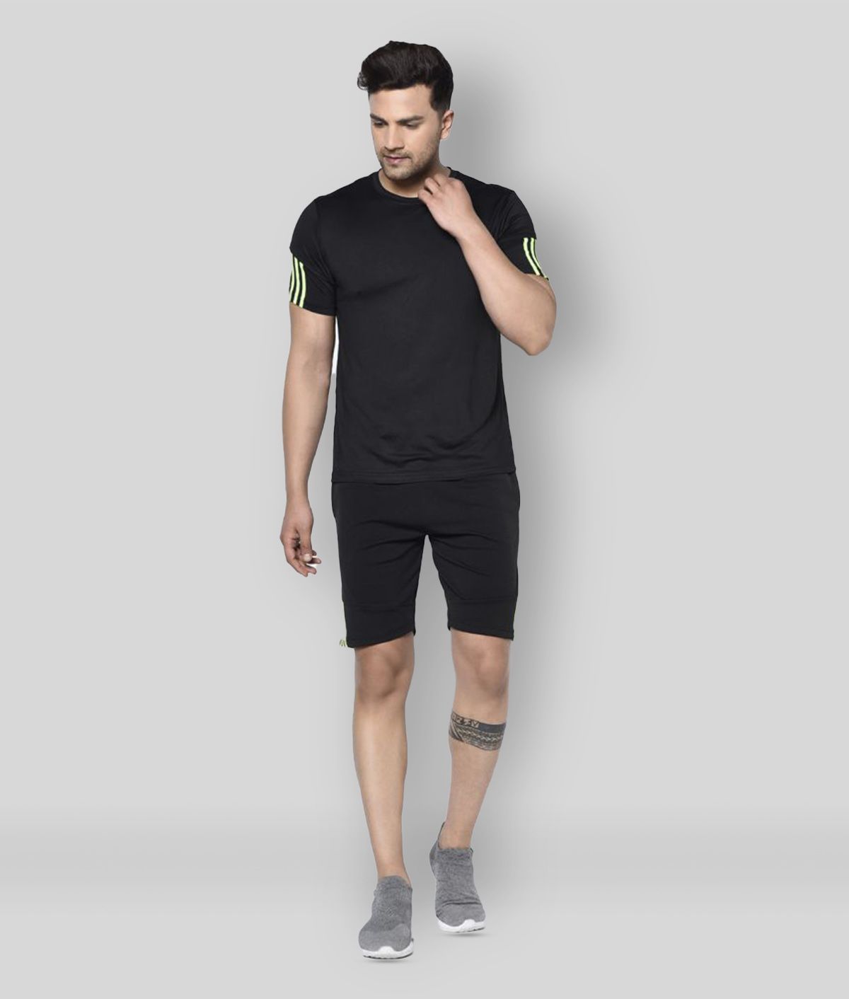     			Glito - Black Polyester Regular Fit Solid Men's Sports Tracksuit ( Pack of 1 )