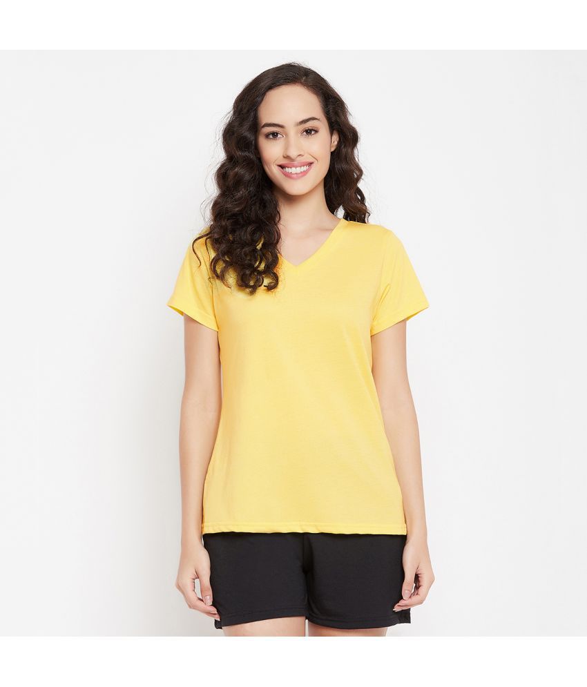     			Clovia - Yellow Cotton Regular Fit Women's T-Shirt ( Pack of 1 )