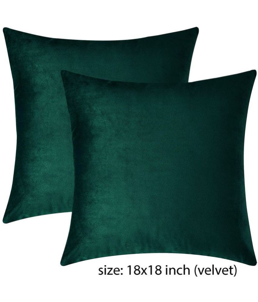     			SUGARCHIC - Green Set of 2 Velvet Square Cushion Cover