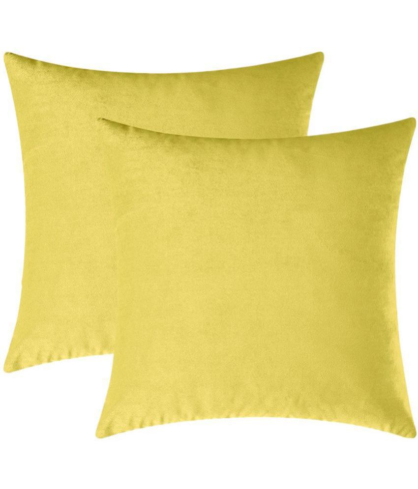     			SUGARCHIC - Lime Green Set of 2 Velvet Square Cushion Cover