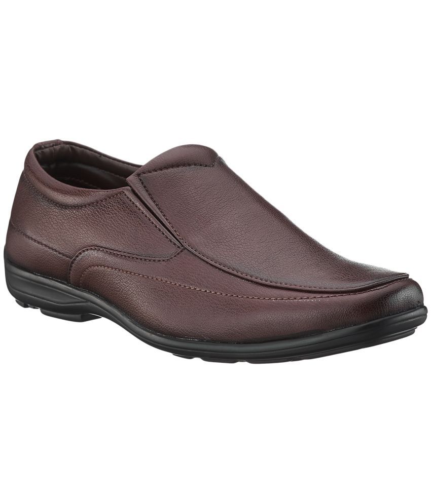     			Duke - Brown Men's Slip-on Shoes