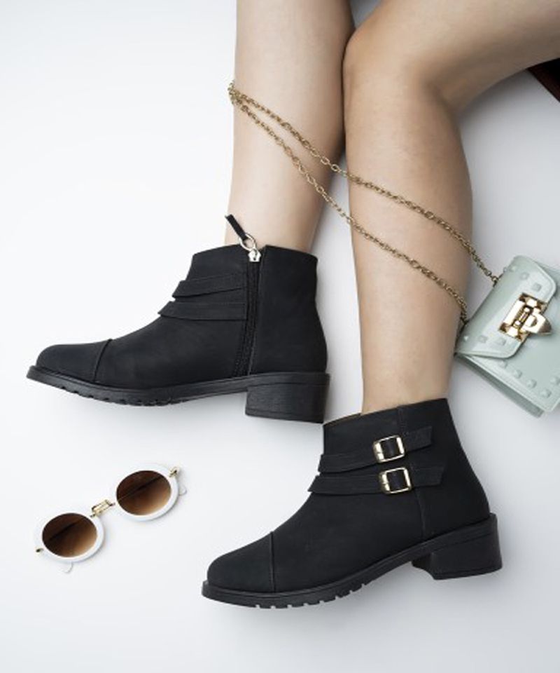     			Shoetopia Black Ankle Length Casual Boots