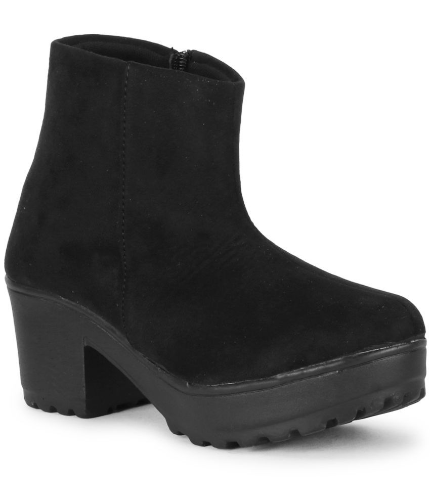     			Commander - Black Women's Ankle Length Boots