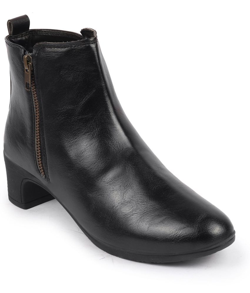     			Fausto - Black Women's Ankle Length Boots