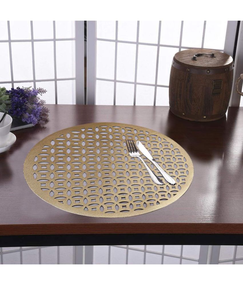     			HOMETALES PVC Geometric Round Table Mats (39 cm x 39 cm) Pack of 2 - Gold