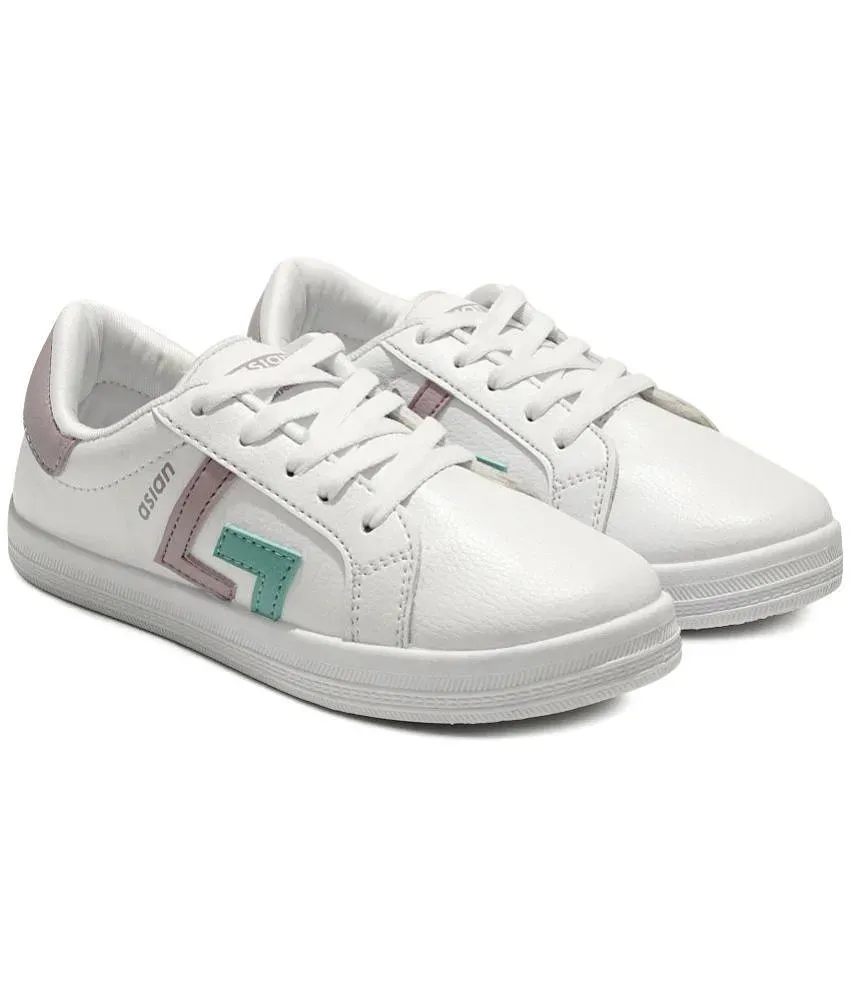 White clearance sneakers snapdeal