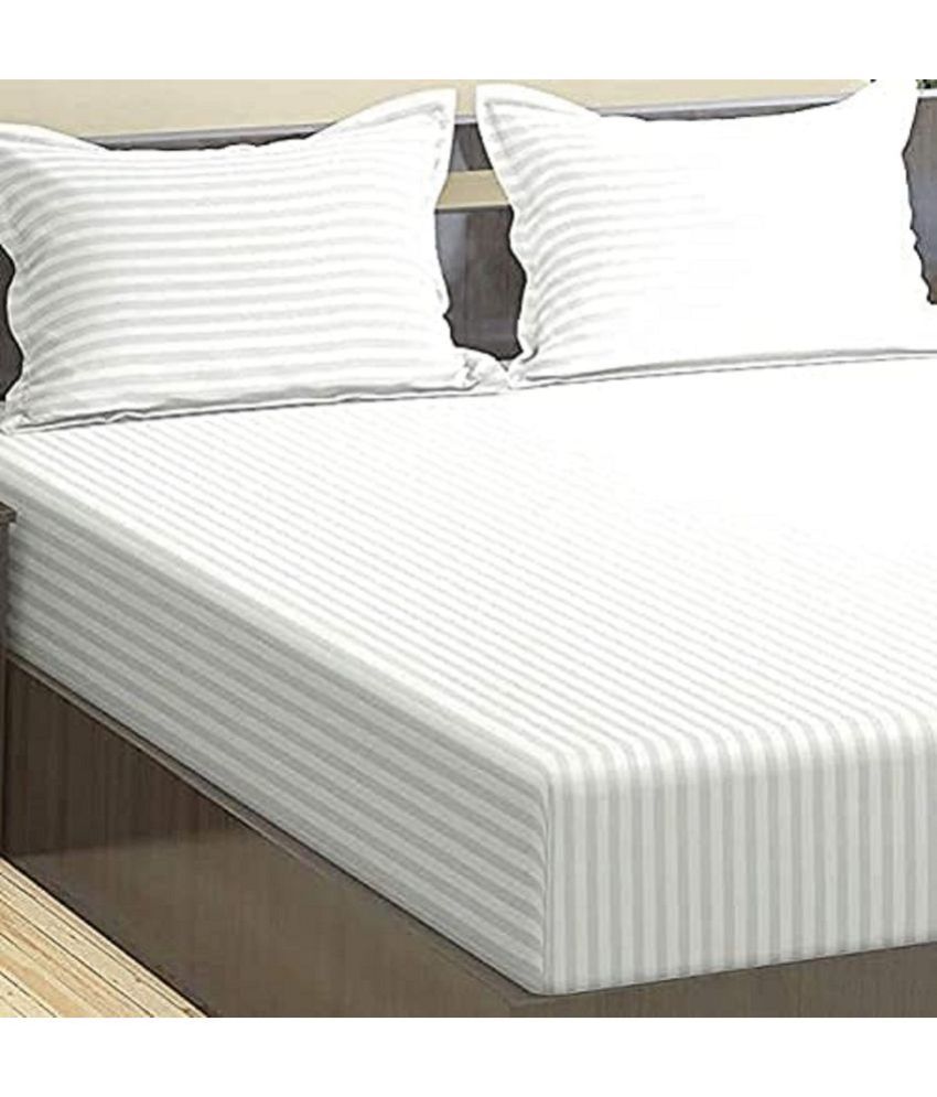     			MAHALUXMI COLLECTION Microfibre Solid 1 Bedsheet with 2 Pillow Covers - White
