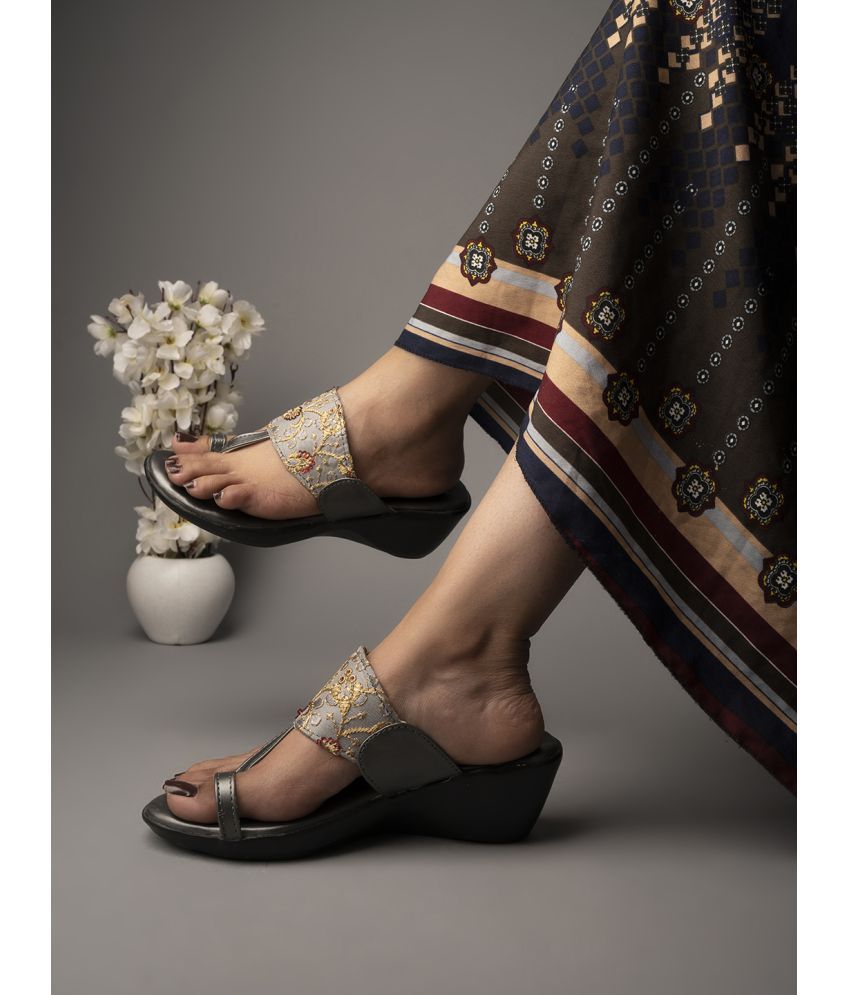     			Shoetopia Embroidered Ethnic Grey Kolhapuri Wedgess & Girls