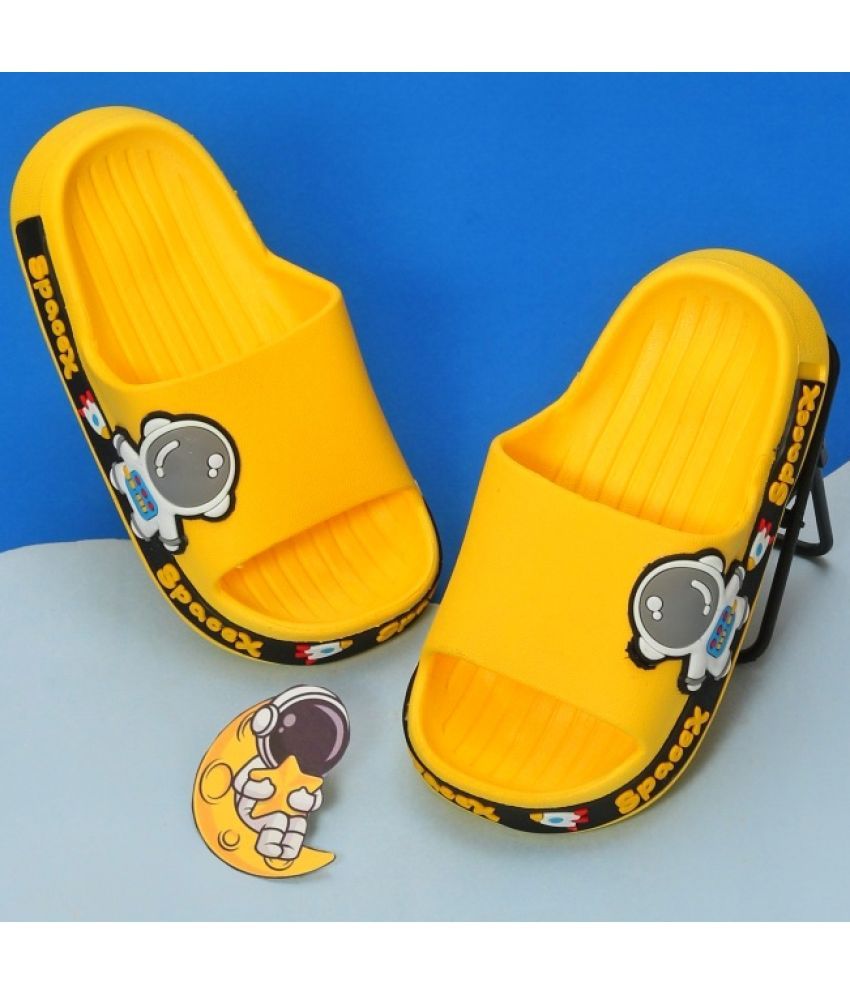     			Yellow Bee Astronaut Slides for Boys, Light Yellow