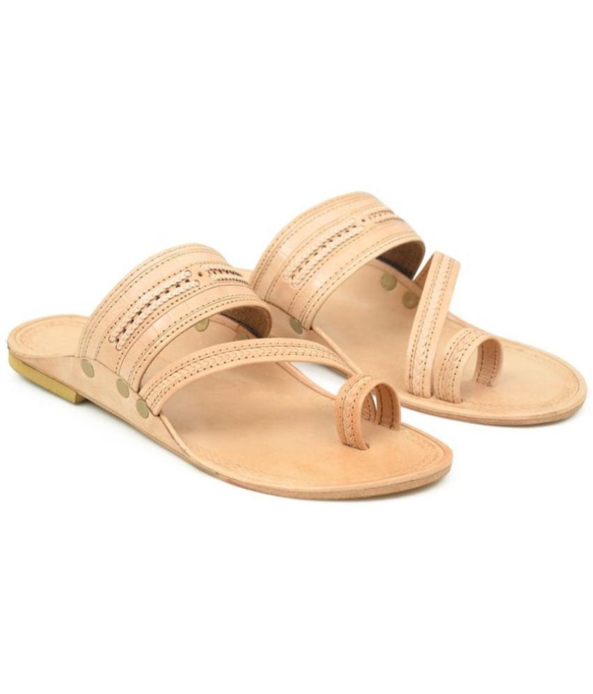     			STEPFOX - Beige Men's Kolhapuris