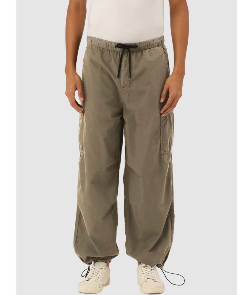     			Bene Kleed Men Parachute Fit Pure Cotton Cargos