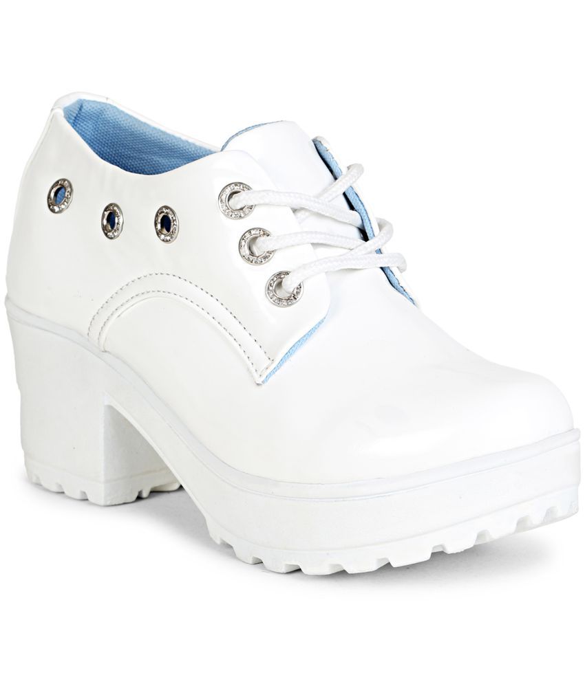     			Ishransh - White Women's Ankle Length Boots