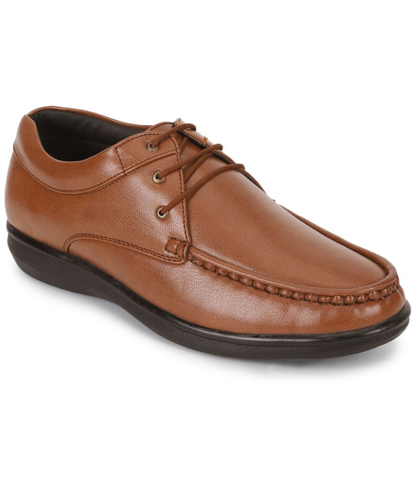    			UrbanMark Men Cushion Comfort Flexible Faux Leather Shoe Formal Shoe with Lace - Tan