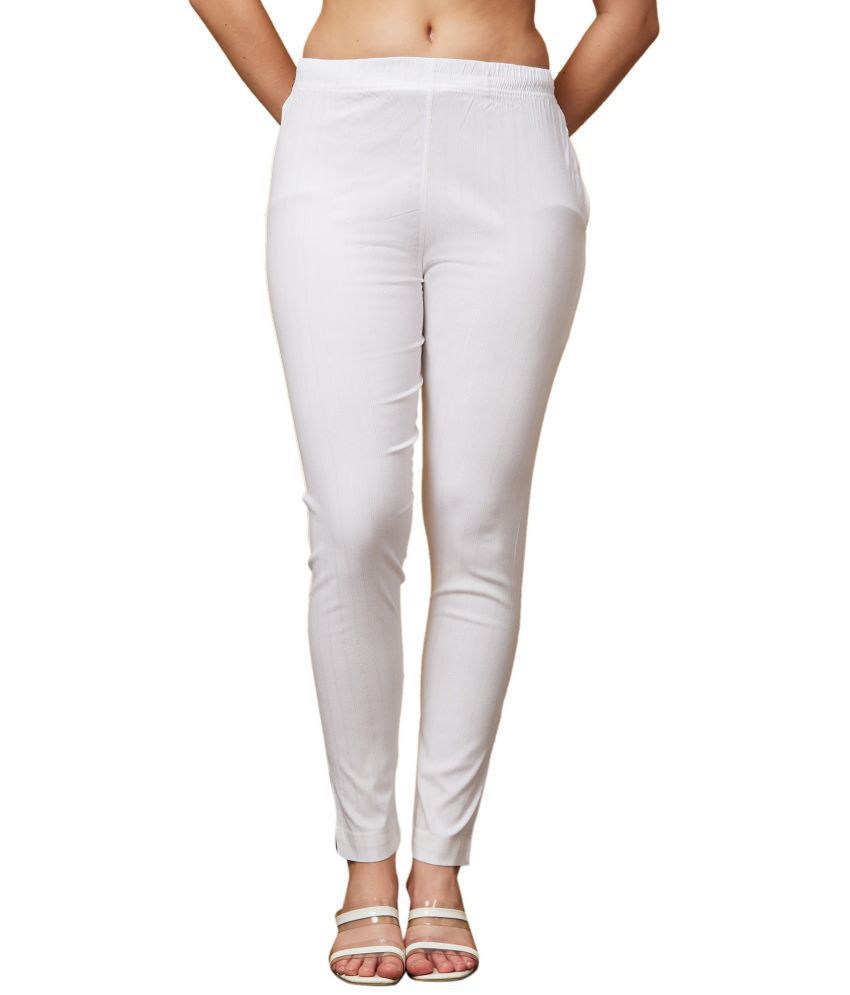     			Globus - White Viscose Regular Women's Casual Pants ( Pack of 1 )