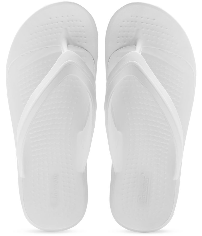     			Paragon White Men's Massage Flip Flop